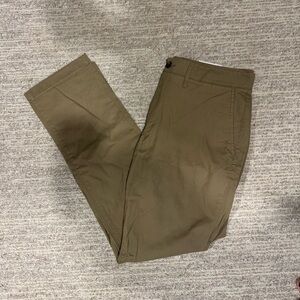 NWT Men’s Khaki Chino Pants